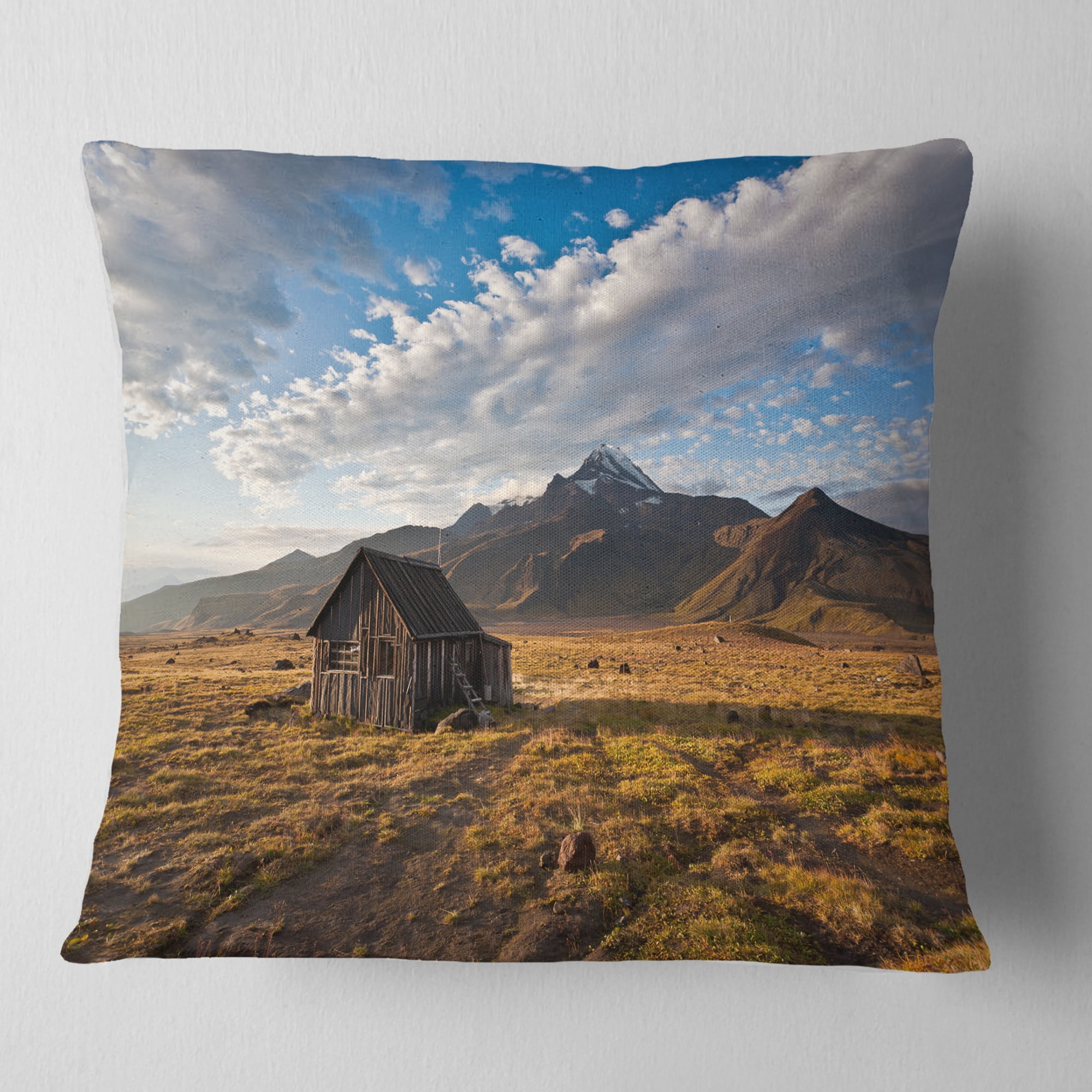 Designart Old House on Kamchatka Island - Landscape Printed Throw Pillow - 16x16