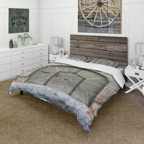 Designart 'Old citydoor in Budapest' Photography Duvet Cover Set