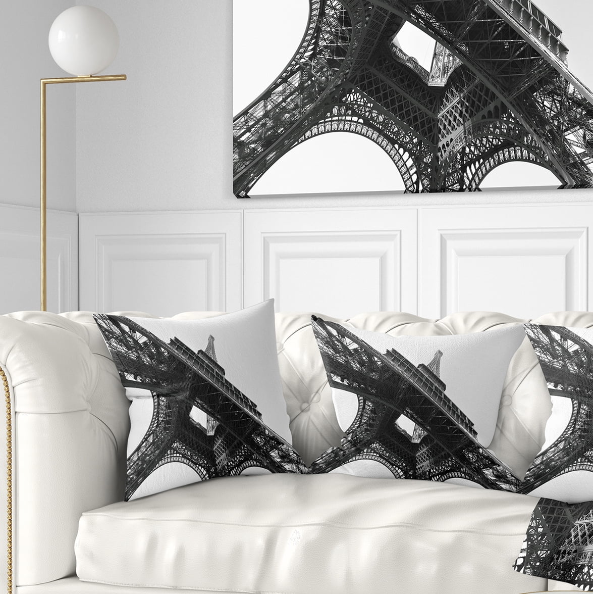 Designart Paris Eiffel Towerinto the Sky - Skyline Photography Throw Pillow - 16x16