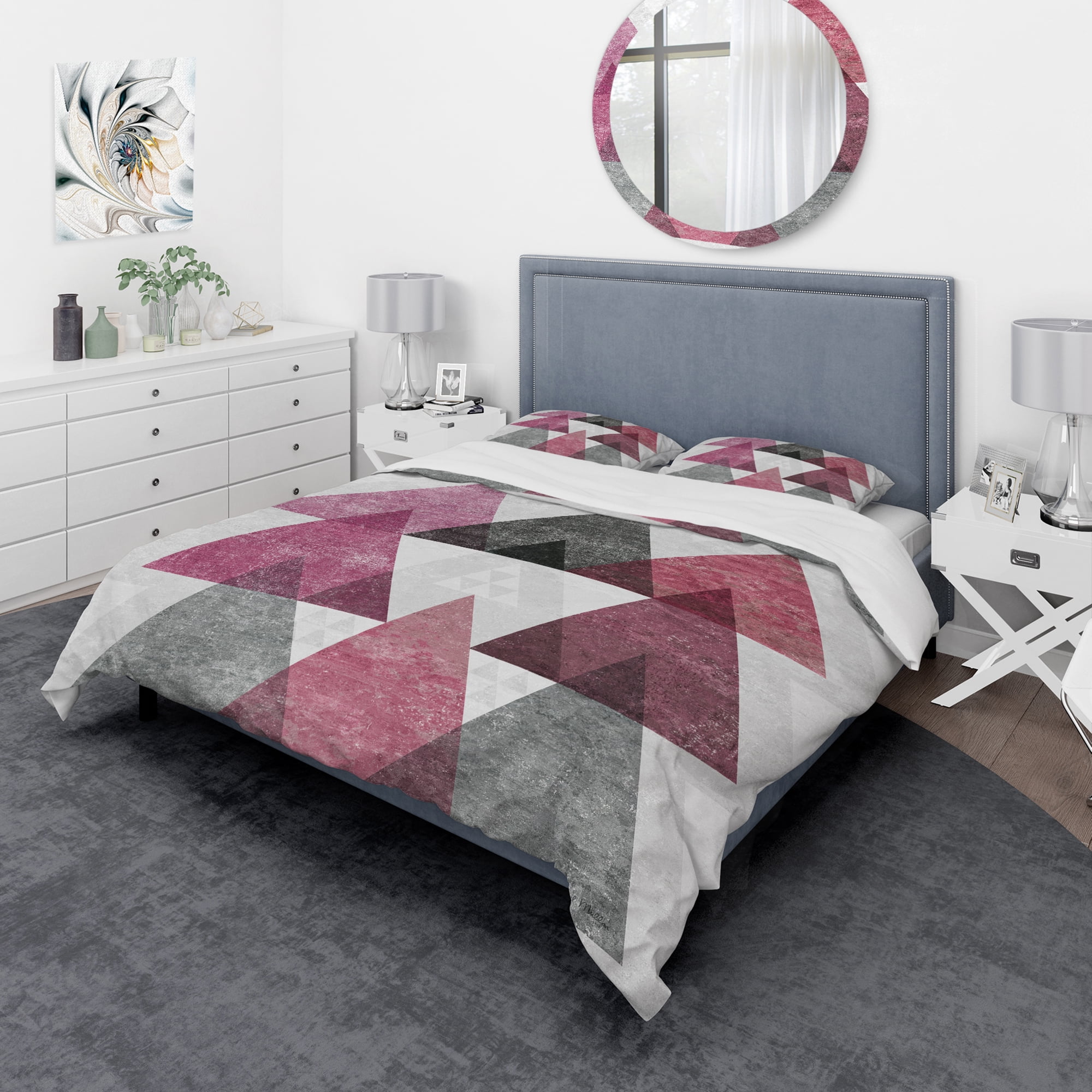 Designart 'Pink Geometric Mod Triangles I' Geometric Duvet Cover Set