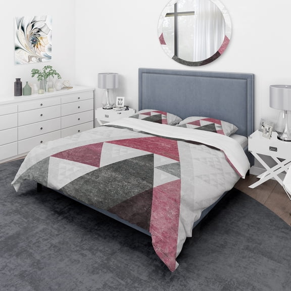 Designart 'Pink Geometric Mod Triangles II' Geometric Duvet Cover Set