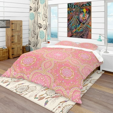 Designart 'Pink and Green Star Mandala' Bohemian & Eclectic Duvet Cover Set