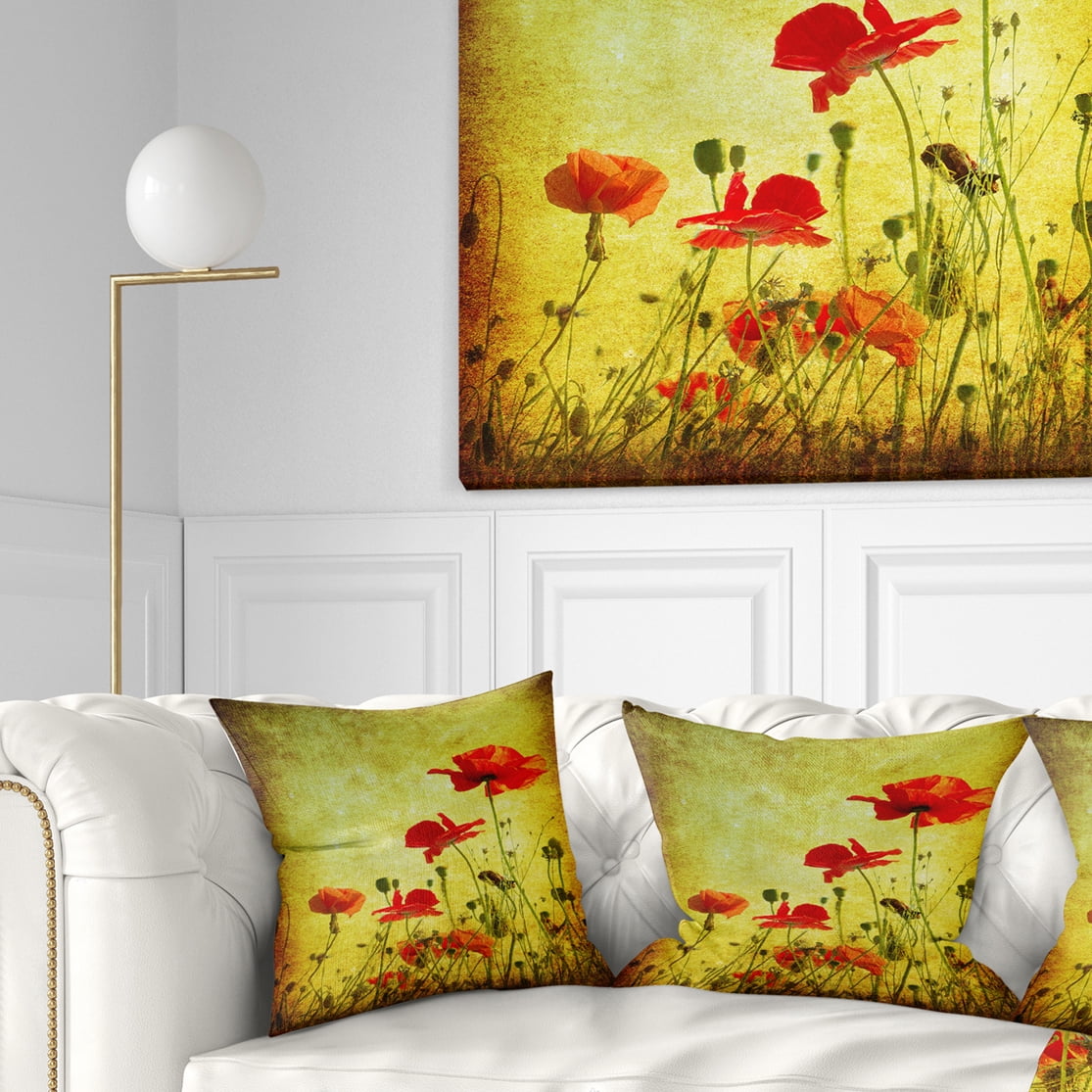 Designart Poppy Flowers on Grunge Background - Floral Throw Pillow - 18x18