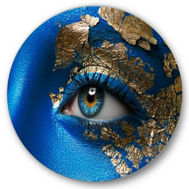 Designart 'Portrait of A Young Woman Model With Blue Make-Up' Modern Circle Metal Wall Art 36x36 - Disc of 36