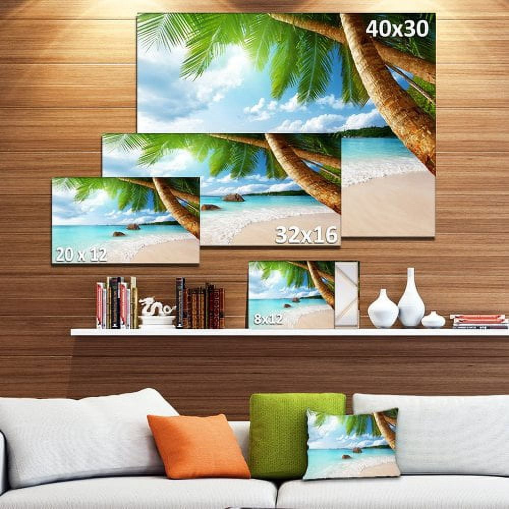 Designart 'Praslin Island Seychelles Beach ' Seashore Photo Canvas Print