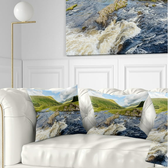Designart Publi and River Lyon - Landscape Photography Throw Pillow - 16x16