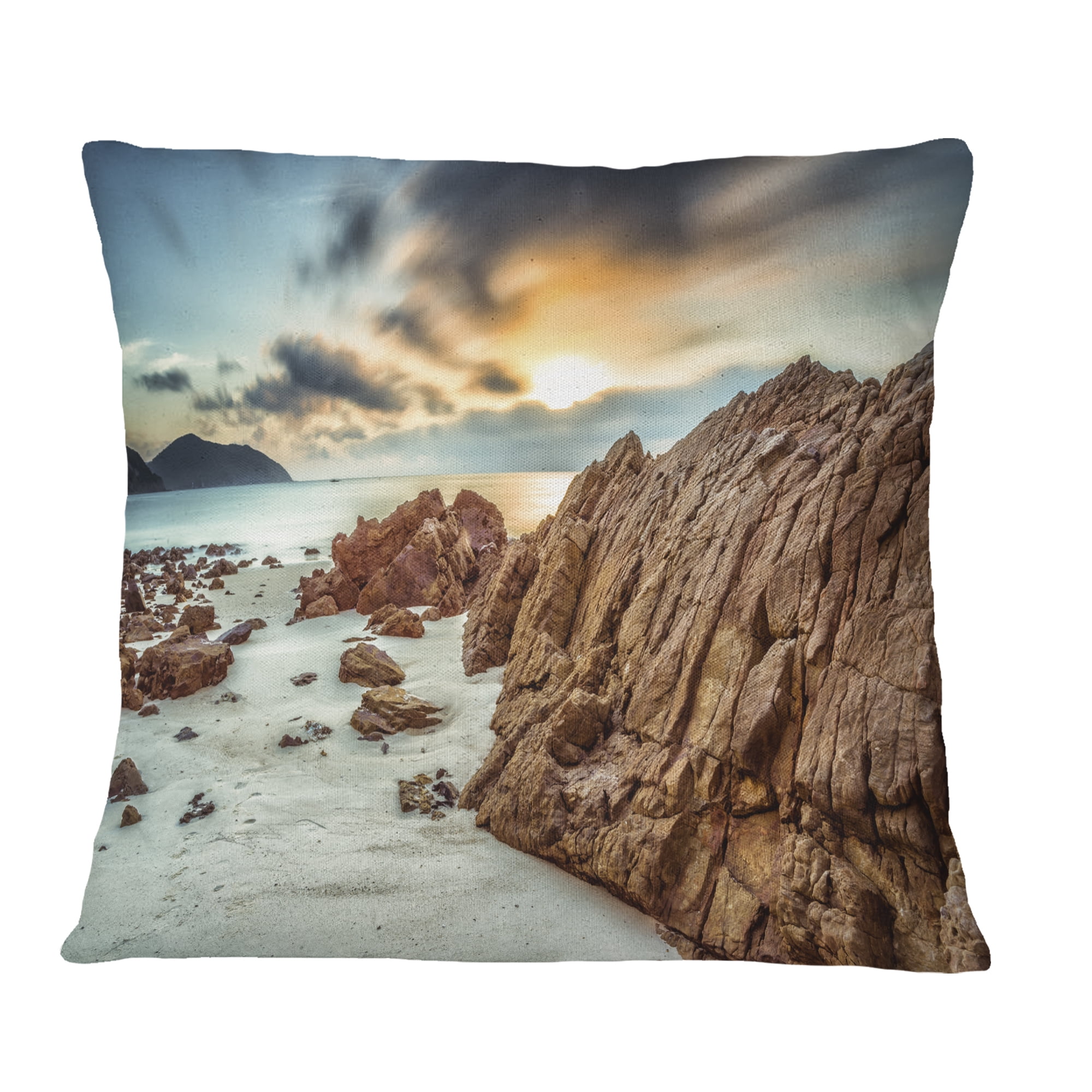 Designart Quang Ninh Province Vietnam - Landscape Printed Throw Pillow - 16x16