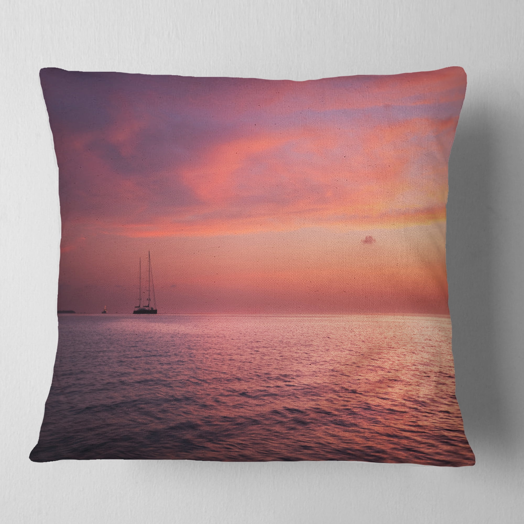 Designart Reddish Serene Maldives Seashore - Seascape Throw Pillow - 16x16