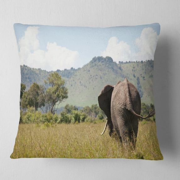 Designart Retreating Elephant in Savannah - African Throw Pillow - 18x18