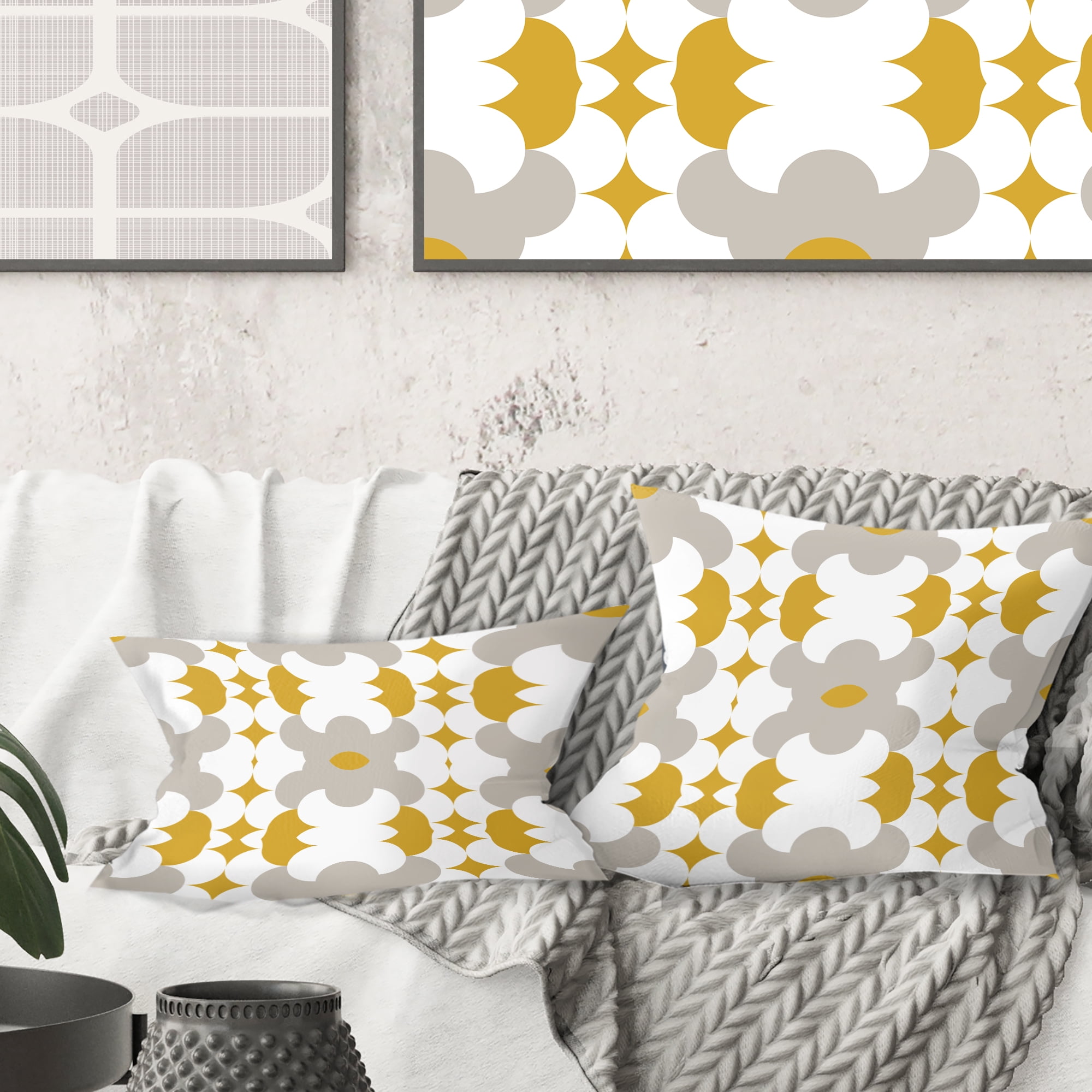 Designart Retro Abstract Design XVIII' Mid-Century Modern Throw Pillow - 18x18