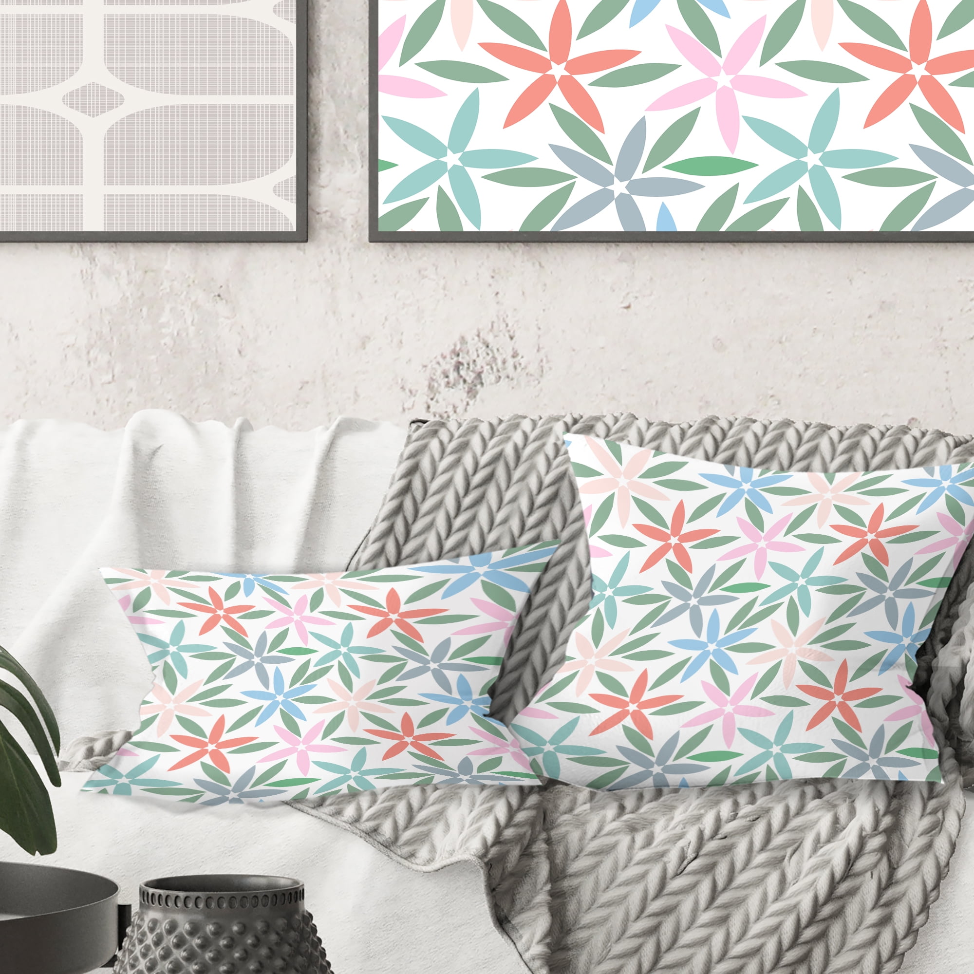Designart Retro Abstract Flower Design III' Mid-Century Modern Throw Pillow - 18x18