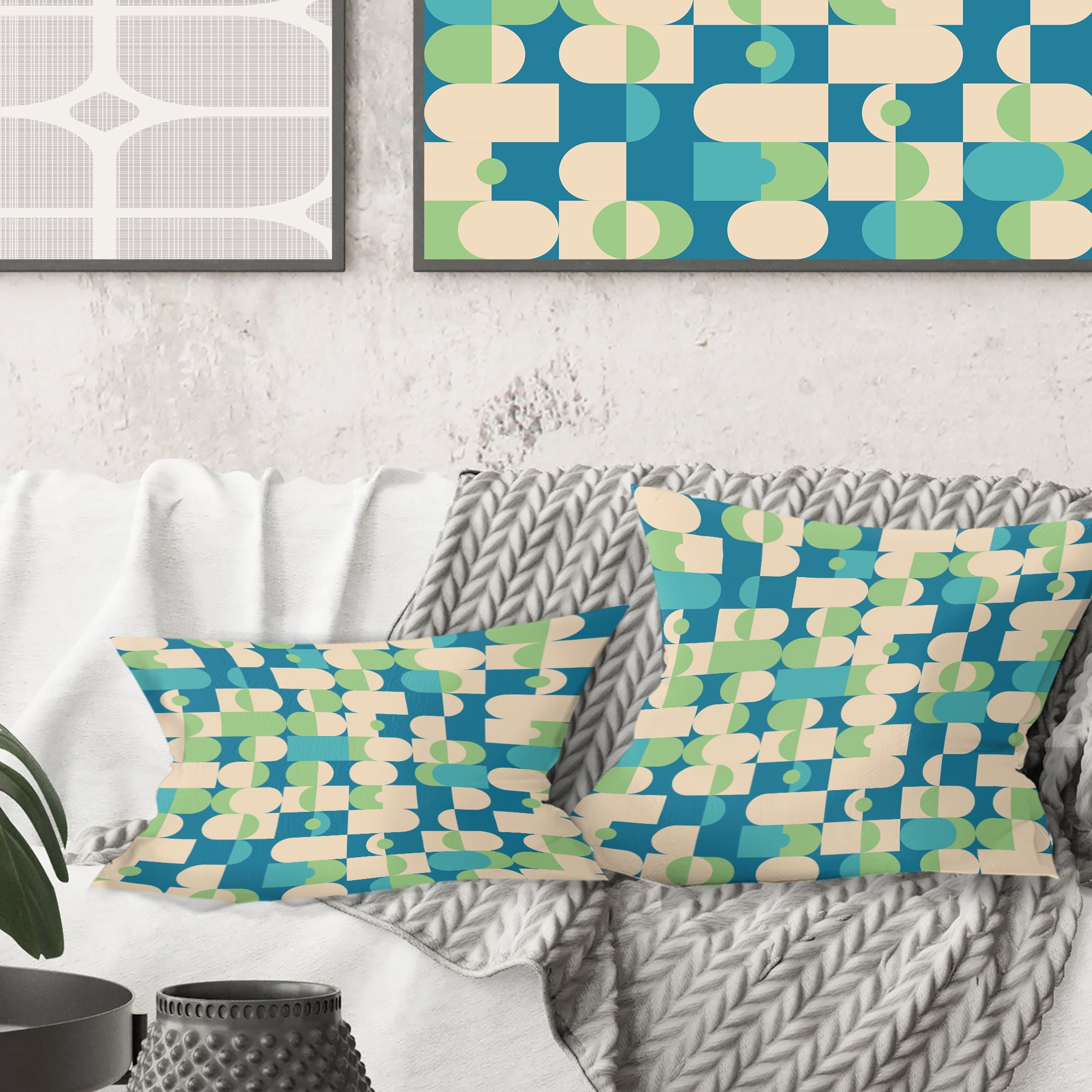 Designart Retro Abstract Pattern I' Mid-Century Modern Throw Pillow - 18x18