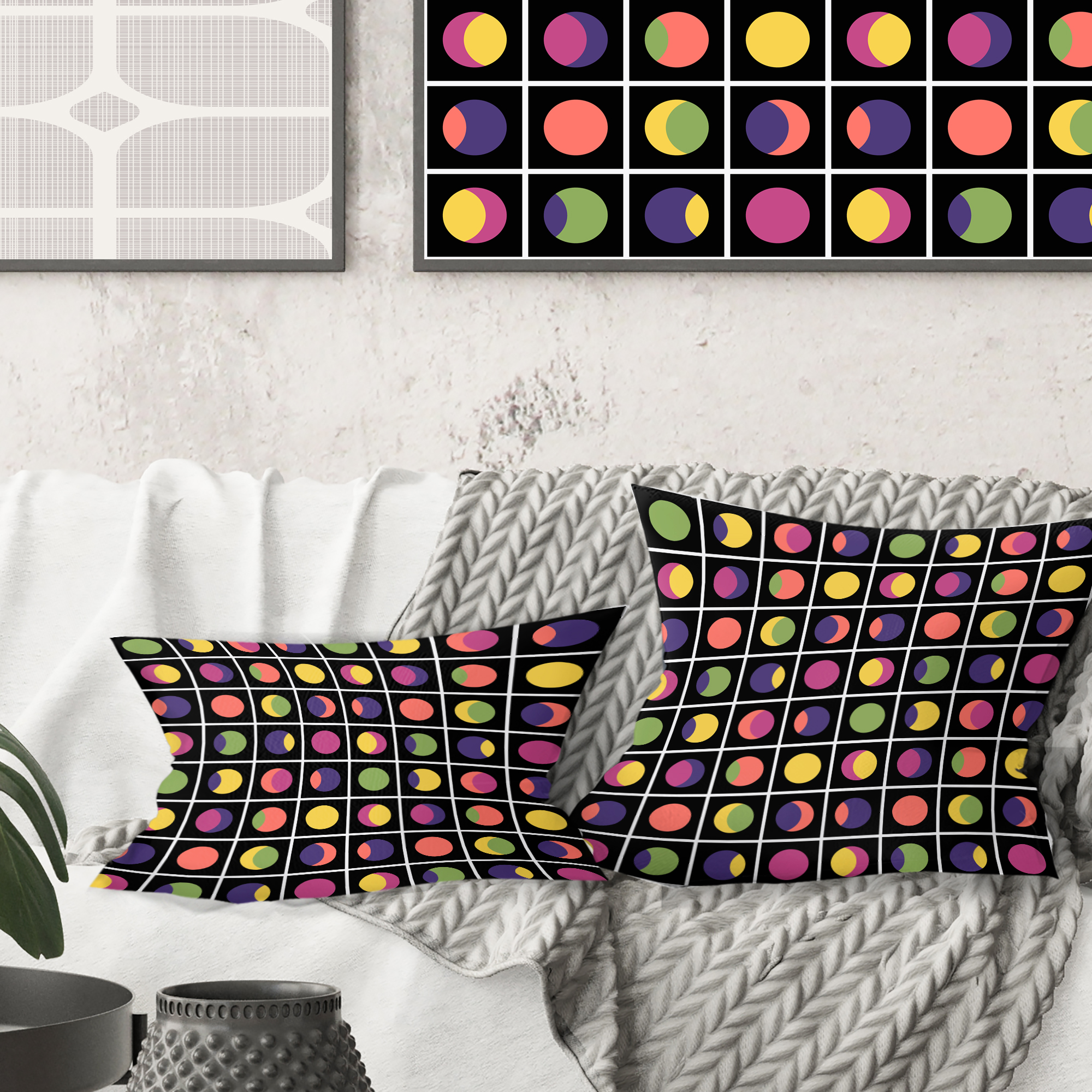 Designart Retro Circular Moons' Mid-Century Modern Throw Pillow - 16x16