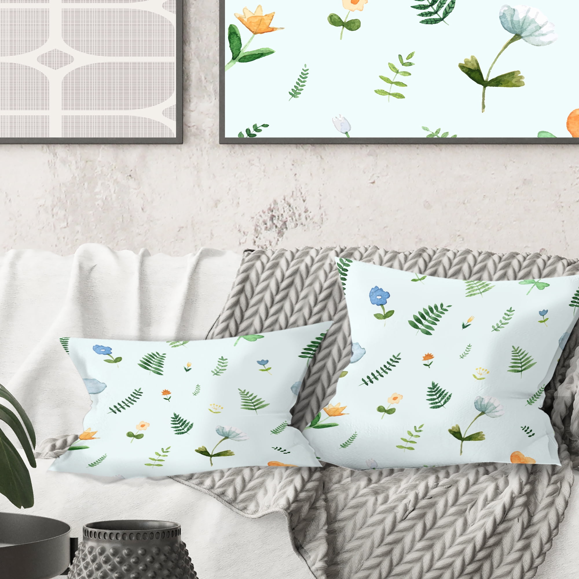 Designart Retro Floral Pattern IX' Mid-Century Modern Throw Pillow - 18x18