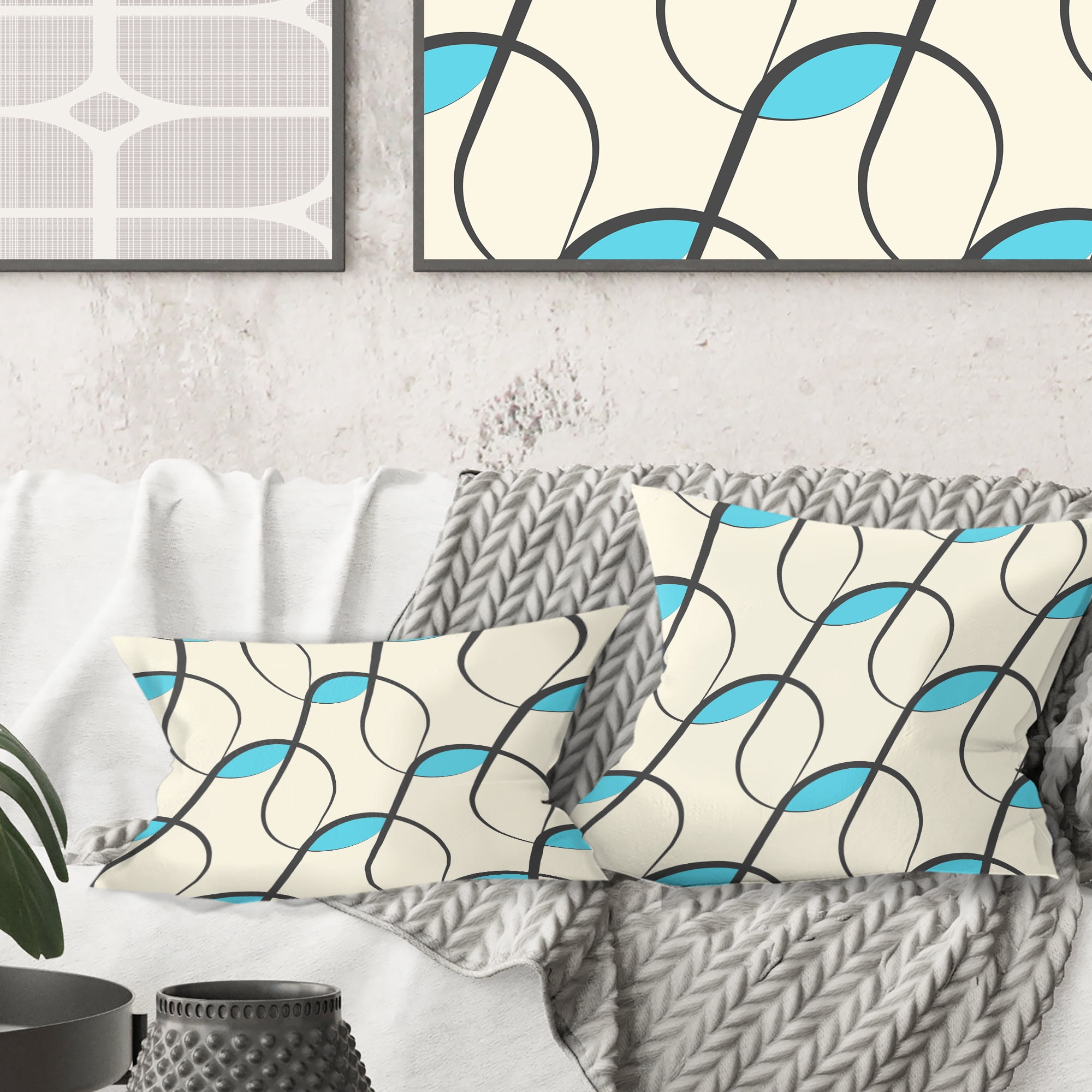 Designart Retro Geometrical Abstract Minimal Pattern I' Mid-Century Modern Throw Pillow - 18x18