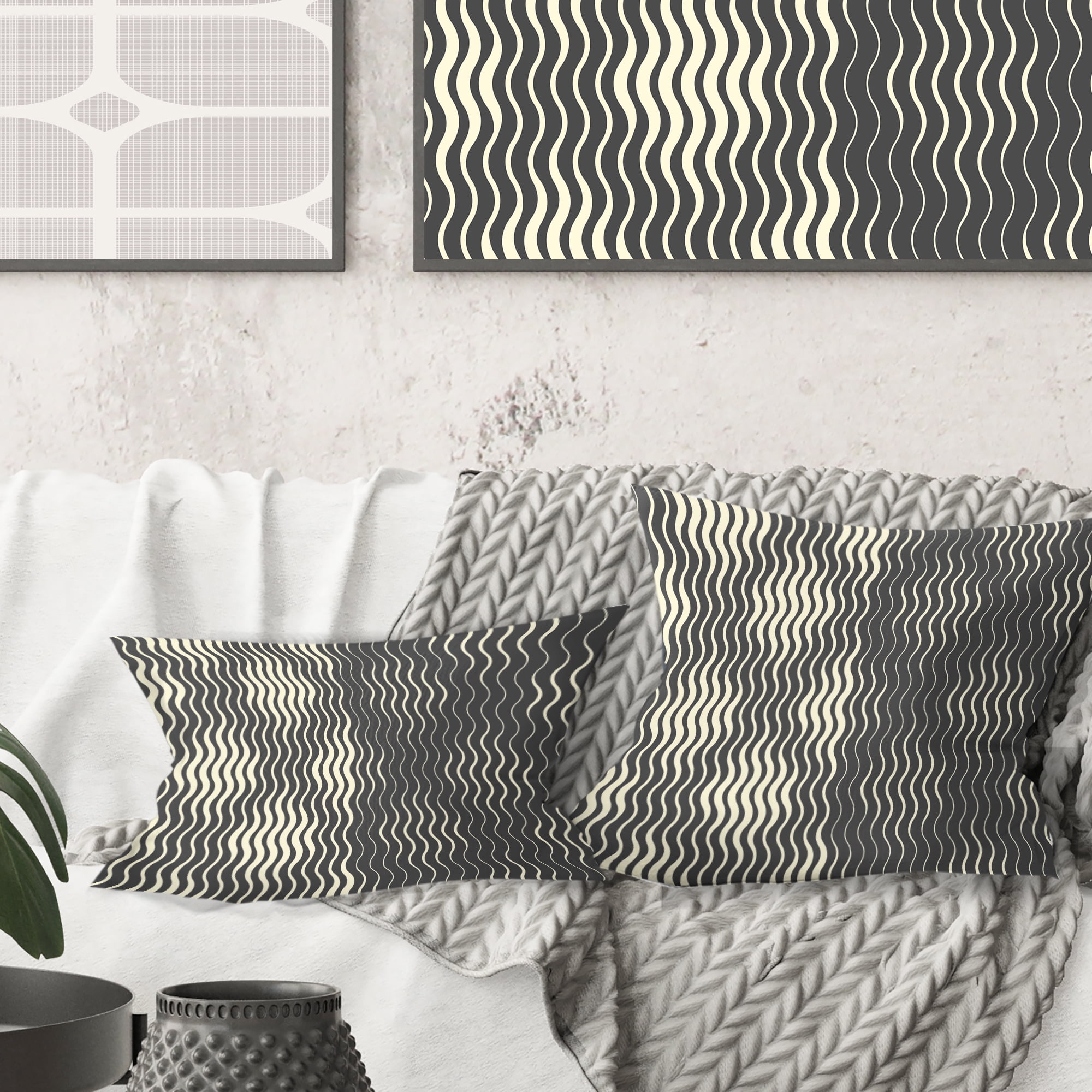 Designart Retro Geometrical Abstract Minimal Pattern V' Mid-Century Modern Throw Pillow - 18x18