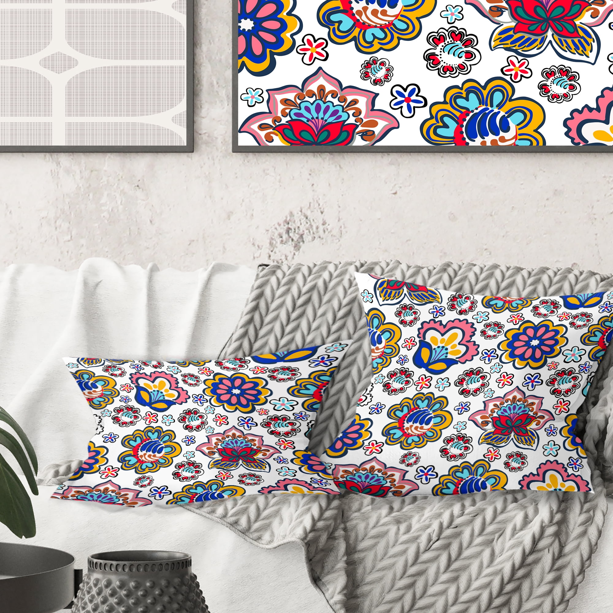 Designart Retro handdrawn flowers II' Mid-Century Modern Throw Pillow - 16x16