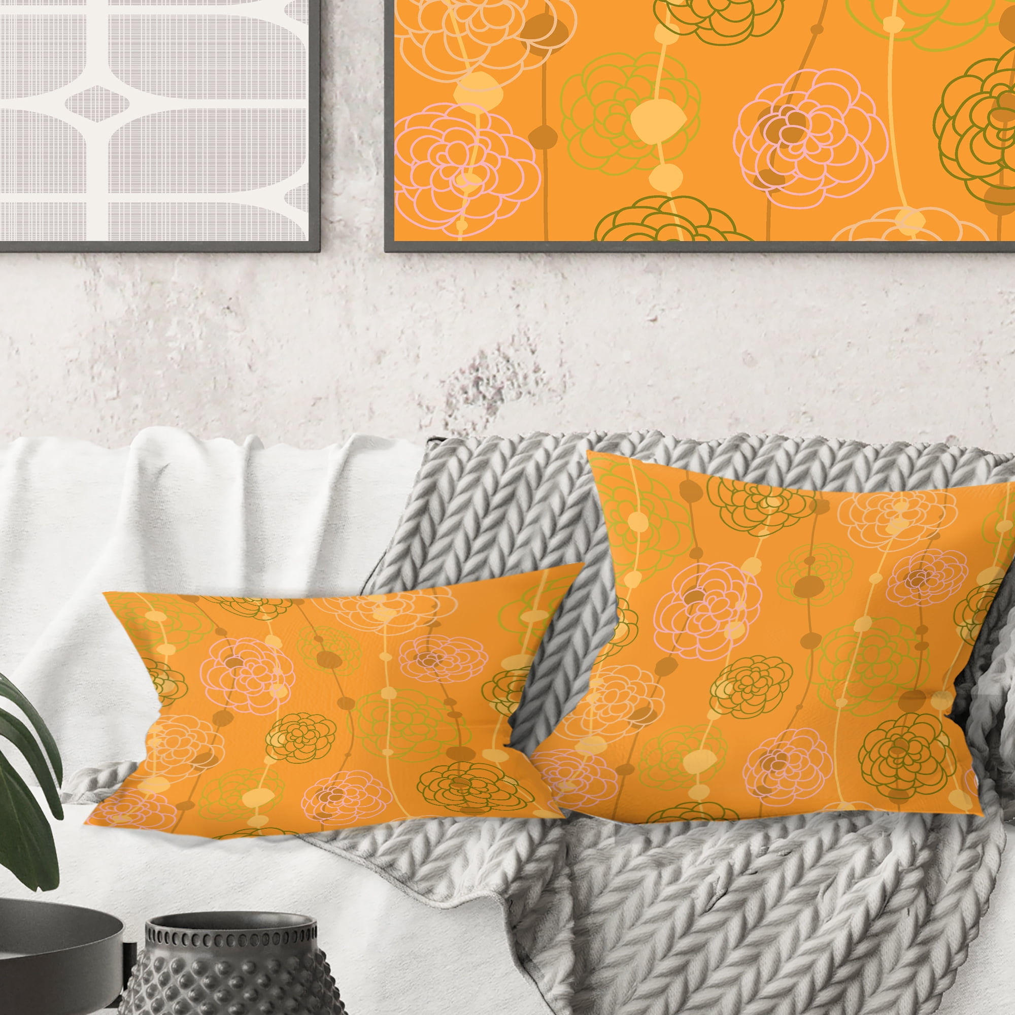 Designart Retro handdrawn flowers III' Mid-Century Modern Throw Pillow - 18x18