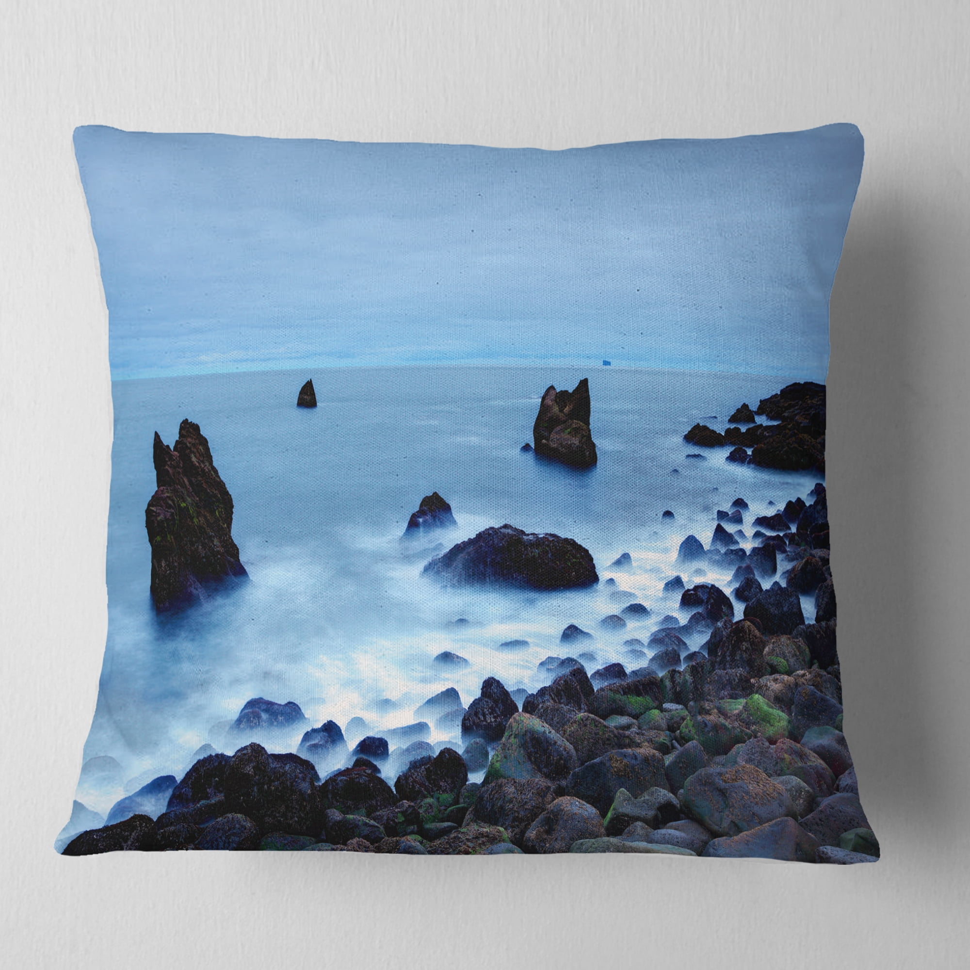 Designart Rocky Coast near Raykjanes - Seashore Throw Pillow - 16x16