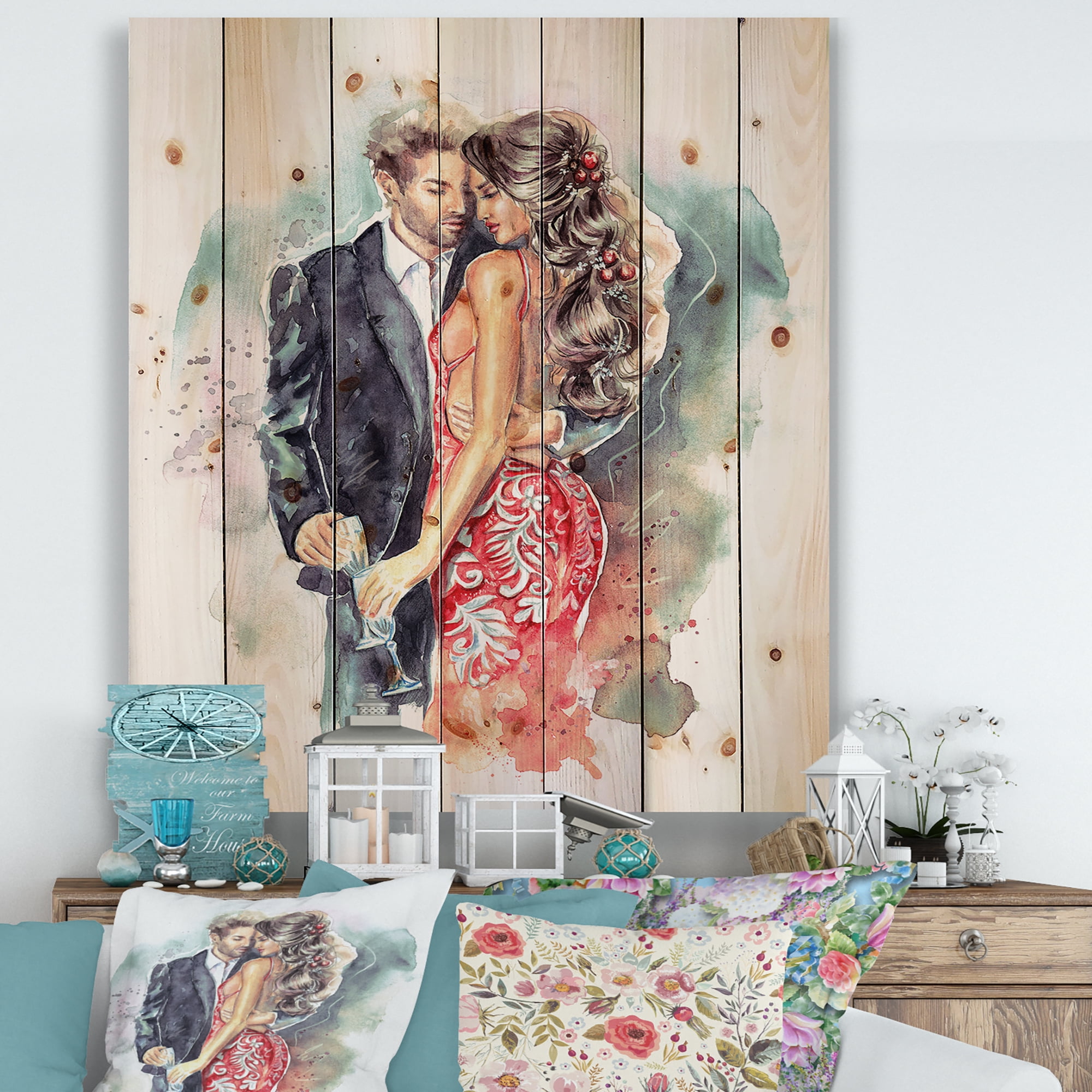 Designart 'Romantic Couple Ith Champagne Glasses At New Year Party' Traditional Print on Natural Pine Wood
