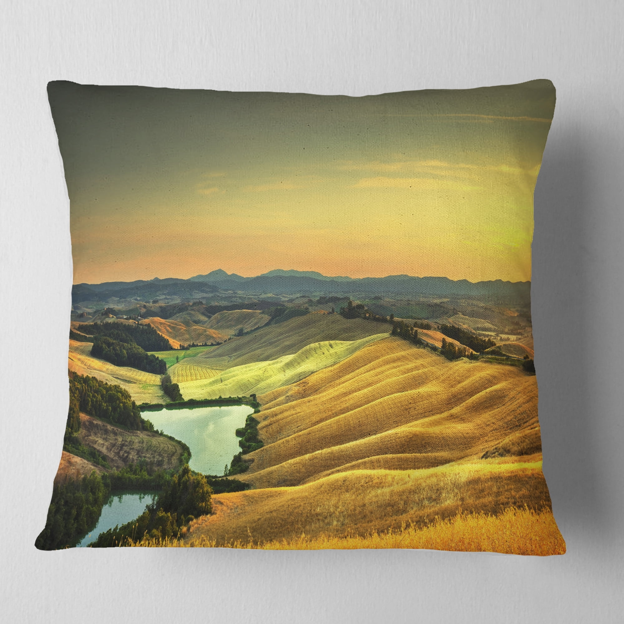 Designart Rural Landscape Italy Panorama - Landscape Wall Throw Pillow - 16x16