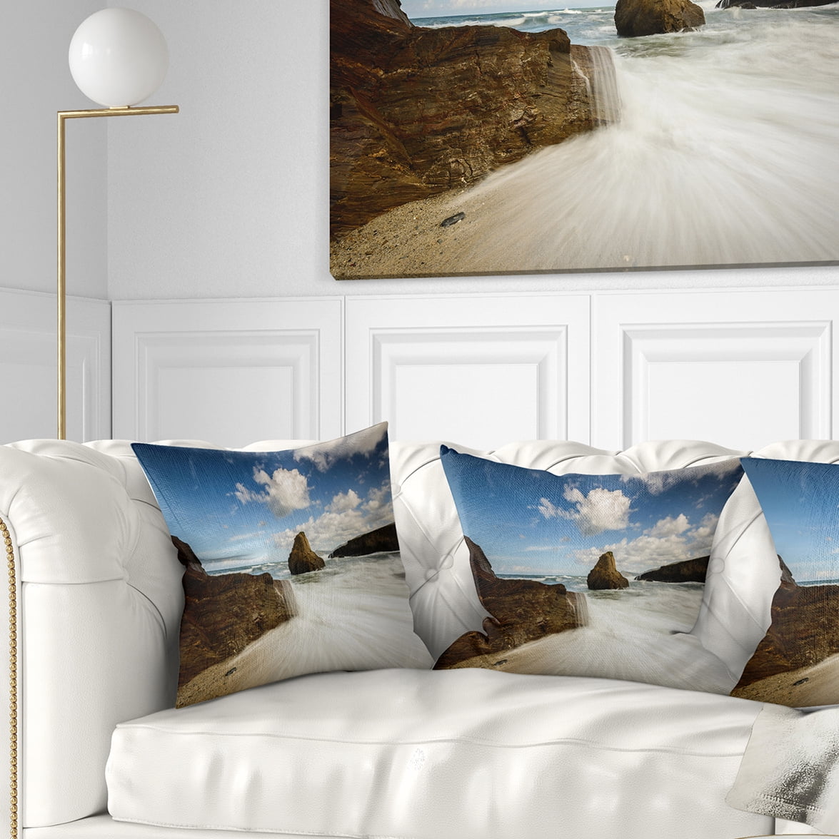 Designart Rushing Waters into Rocky Mountains - Seashore Photo Throw Pillow - 18x18