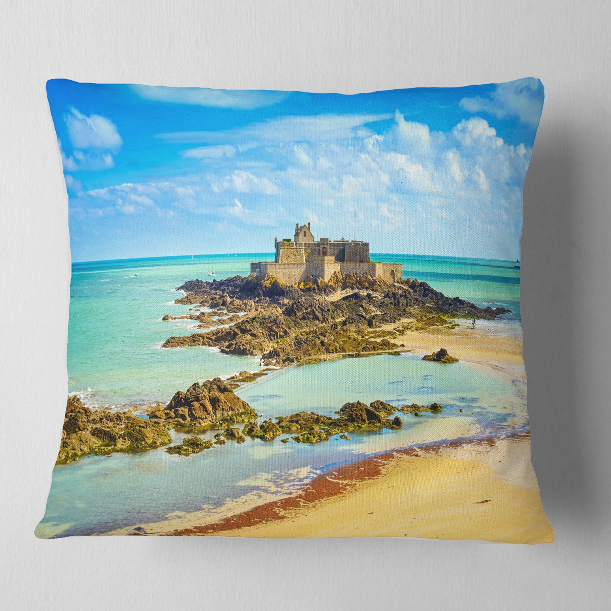 Designart Saint Malo Fort National Beach - Seascape Throw Pillow - 18x18