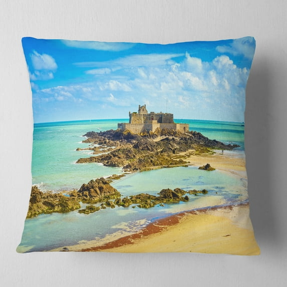 Designart Saint Malo Fort National Beach - Seascape Throw Pillow - 18x18