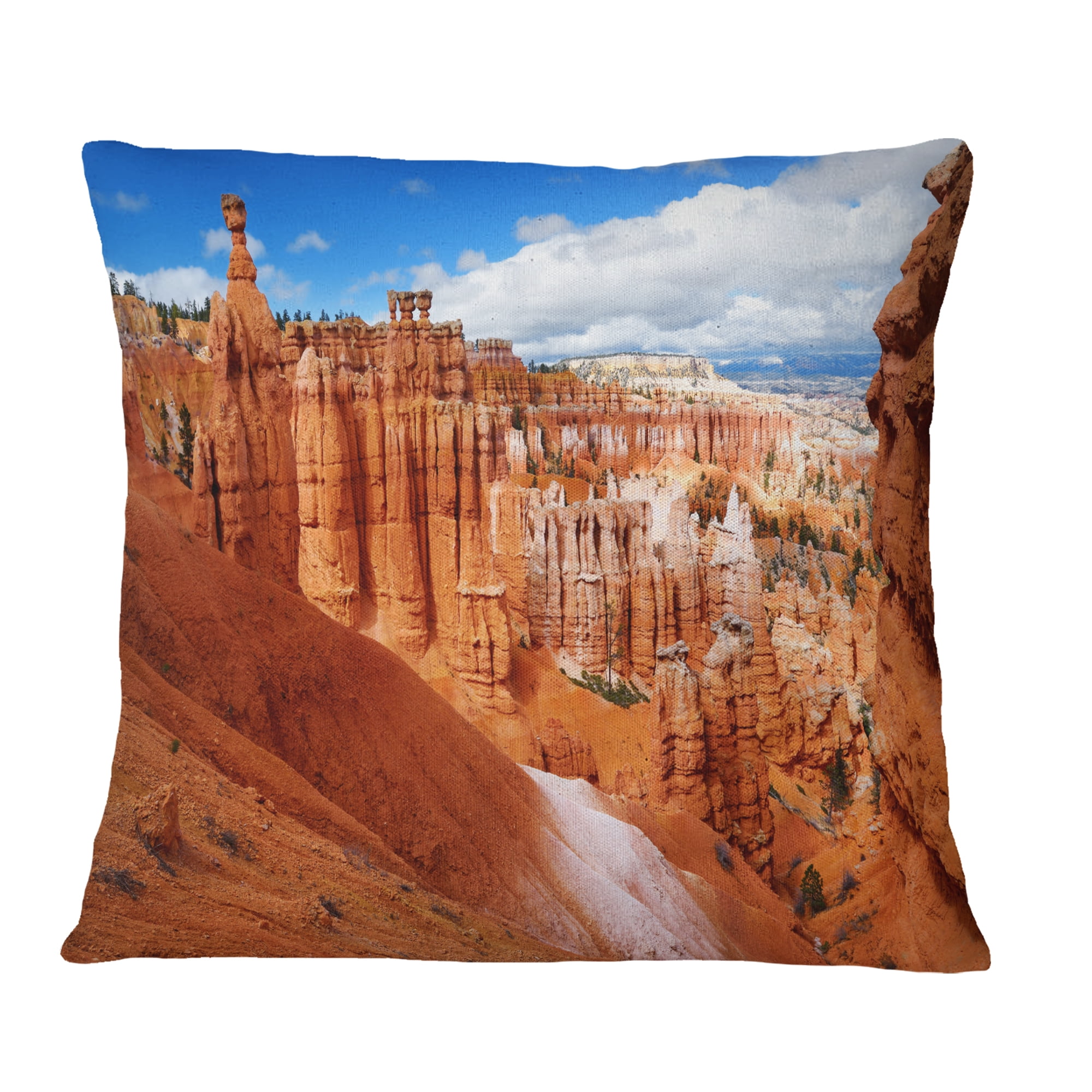Designart Sandstone Hoodoos in Bryce Canyon - Landscape Printed Throw Pillow - 18x18