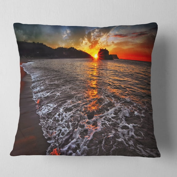 Designart Sandy Beach with Lovely Waves - Seashore Throw Pillow - 18x18