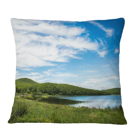 Designart Scenic View of Pacific Ocean Beach - Landscape Printed Throw Pillow - 18x18