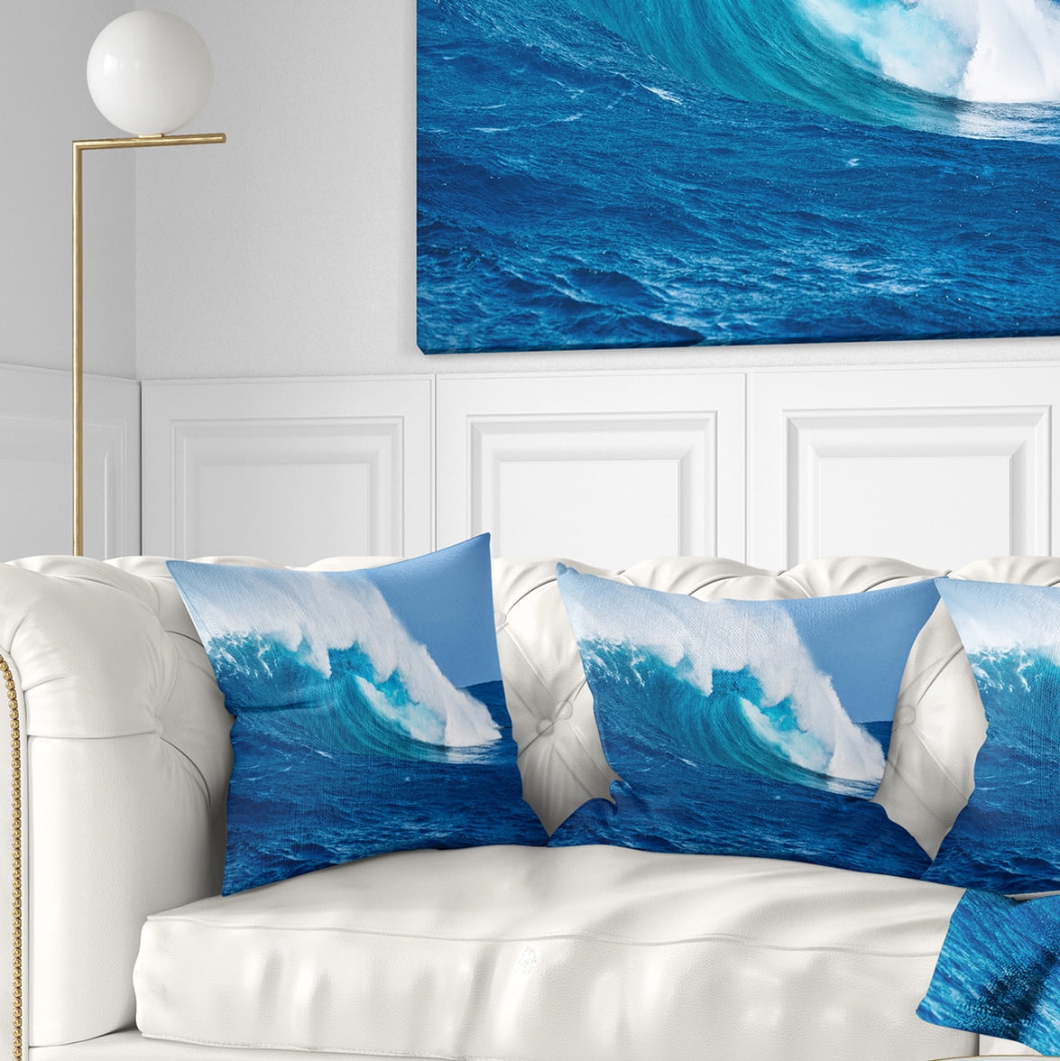 Designart Sea Returns - Photography Seascape Throw Pillow - 18x18