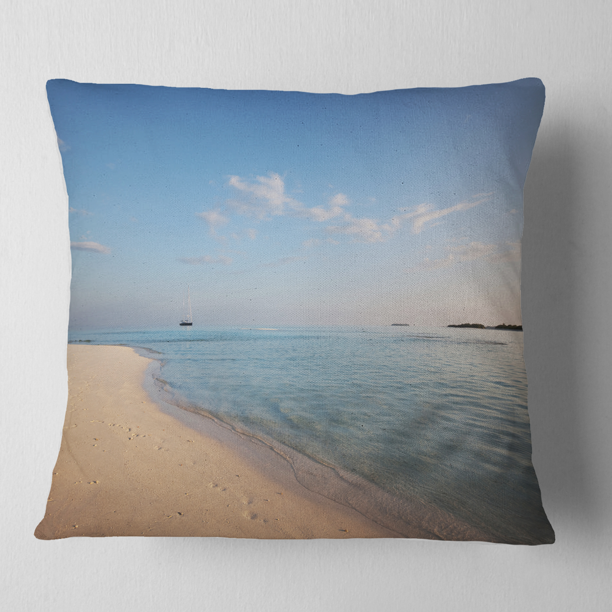 Designart Serene Maldives Beach with Plain Sky - Seascape Throw Pillow - 16x16