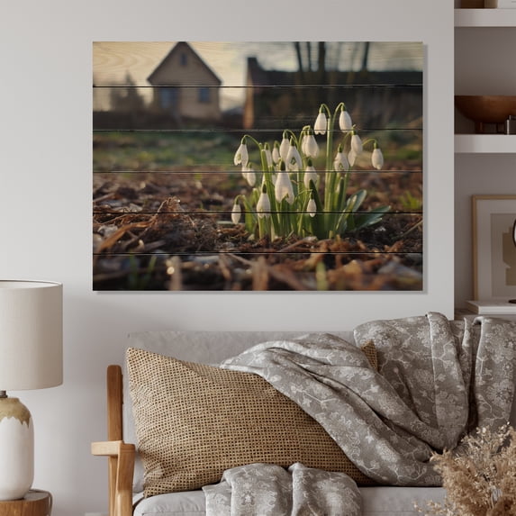 Designart "Serenity of Snowdrops in a Floral Setting I" Floral Print on Natural Pine Wood