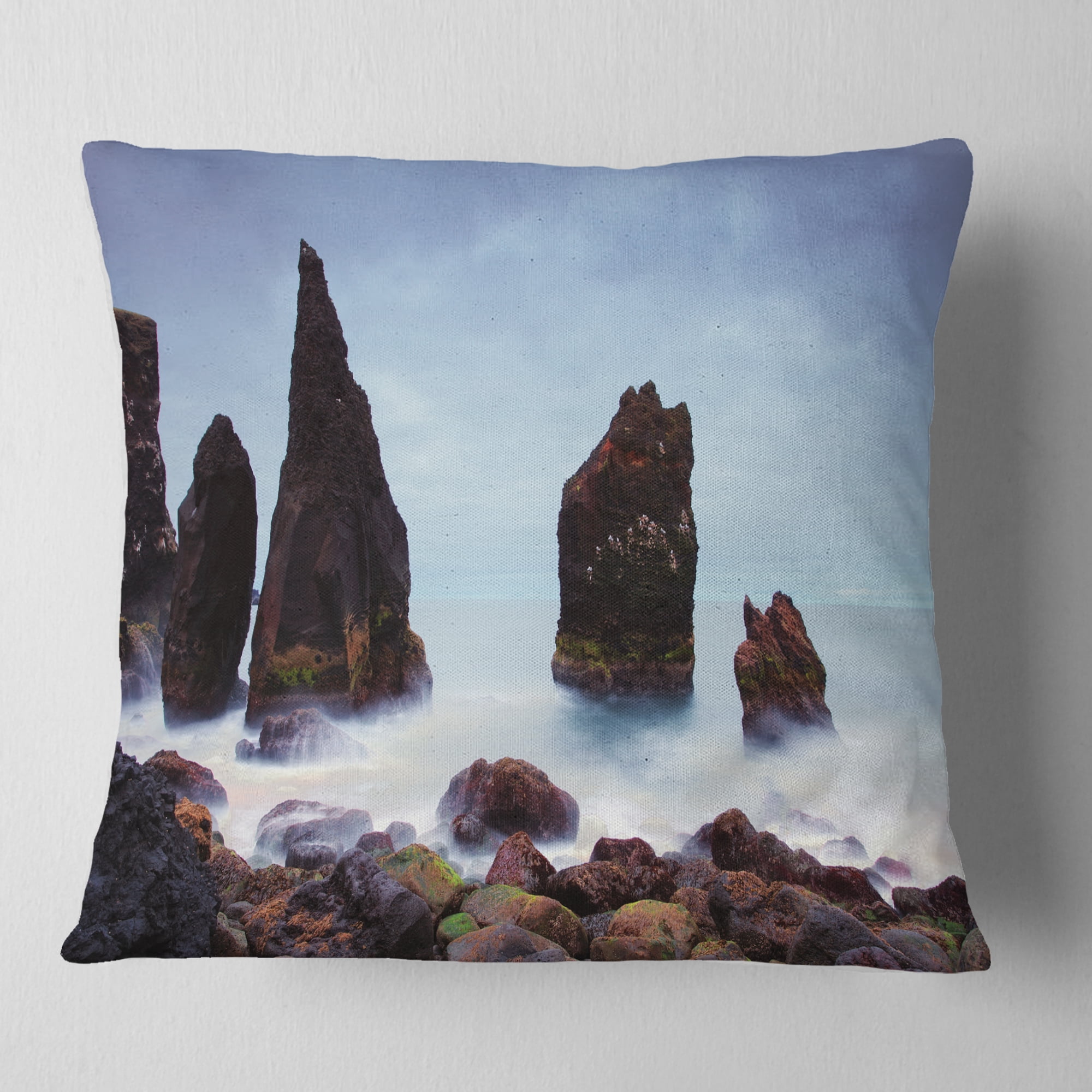 Designart Sharp Rocky Coastline Raykjanes - Seashore Throw Pillow - 16x16
