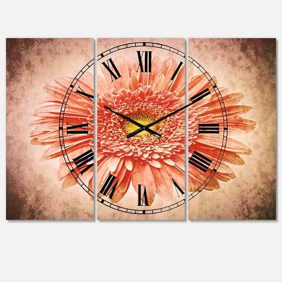 Designart 'Single Daisy on White Background' Traditional Wall Clock