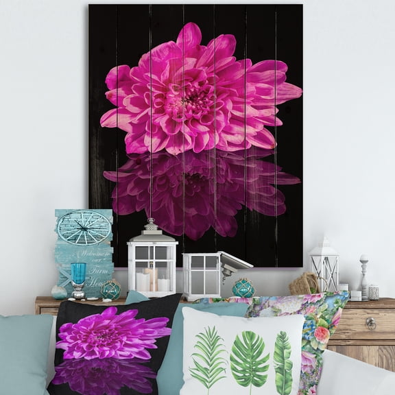 Designart 'Single Purple Chrysanthemum Flower On Black Reflection' Traditional Print on Natural Pine Wood