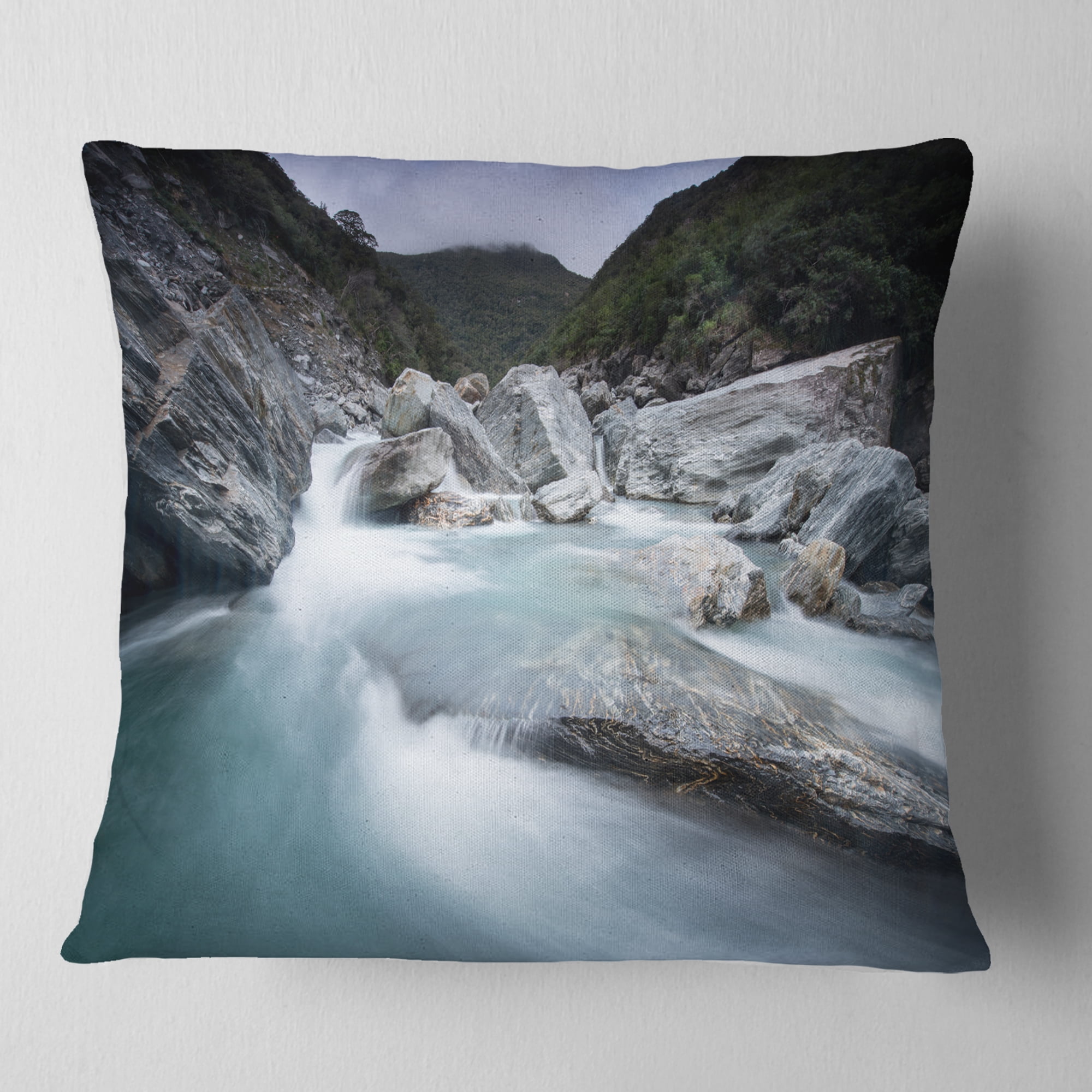 Designart Slow Motion Mountain River in Blue - Seashore Throw Pillow - 18x18