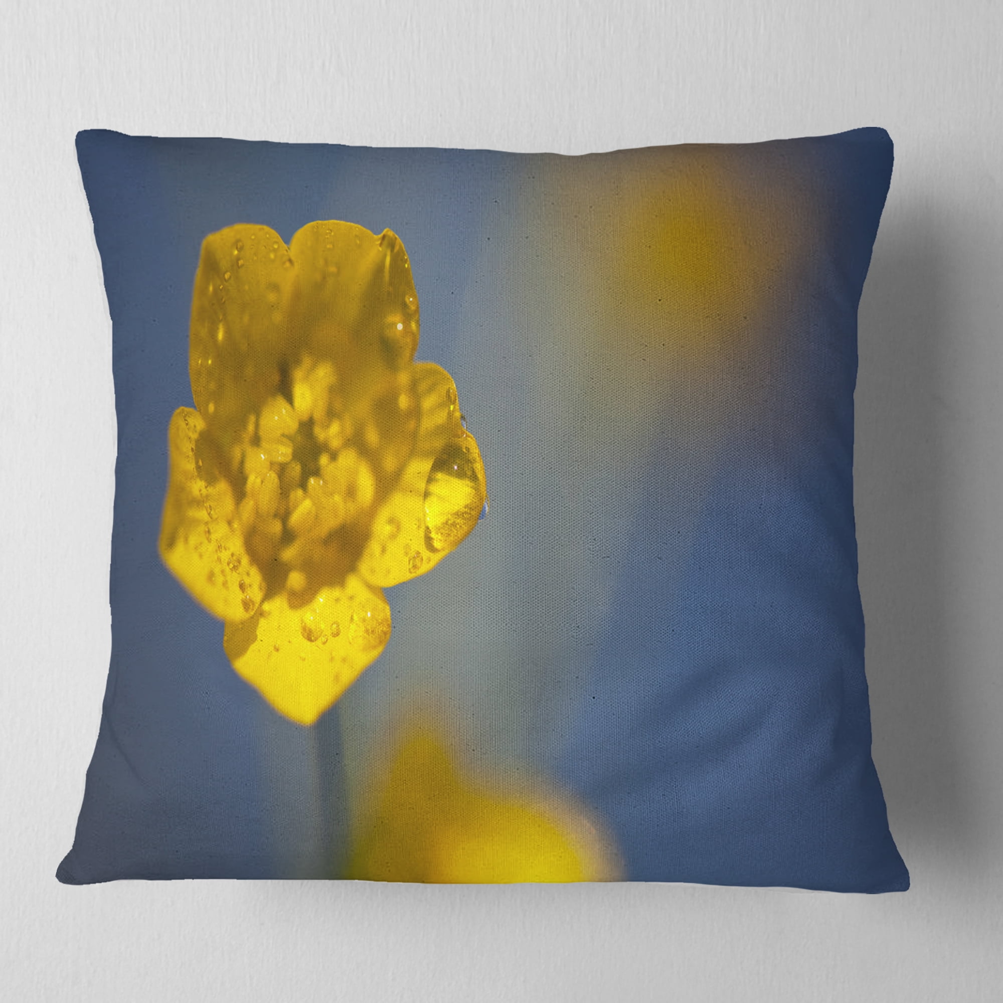 Designart Solitary Large Yellow Flower - Floral Throw Pillow - 16x16