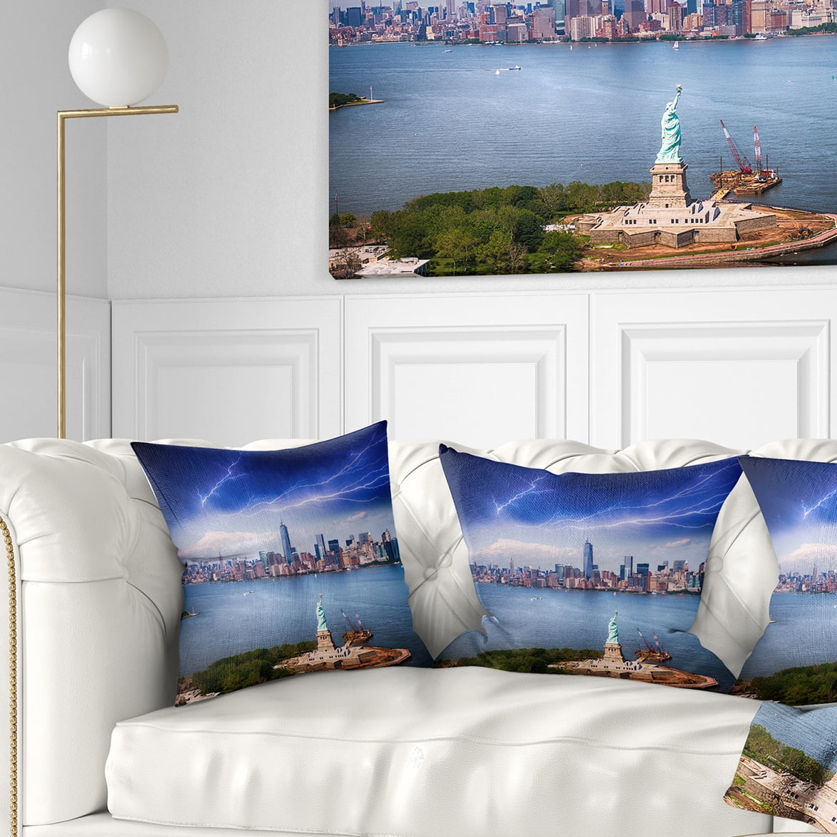 Designart Statue of Liberty and Skyline - Cityscape Photo Throw Pillow - 18x18