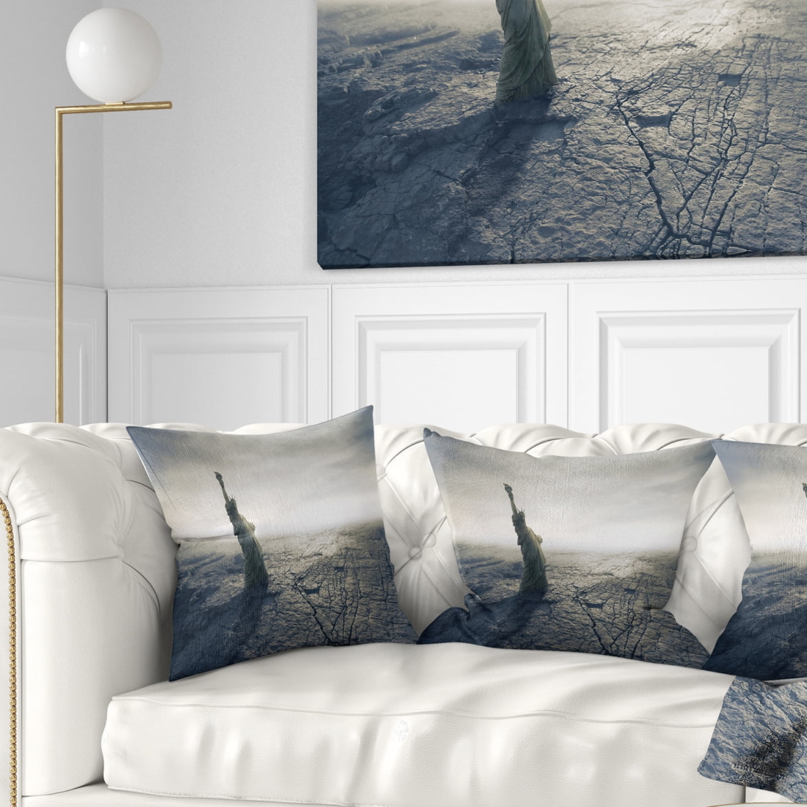 Designart Statue of Liberty in Dried Field - Landscape Photography Throw Pillow - 16x16