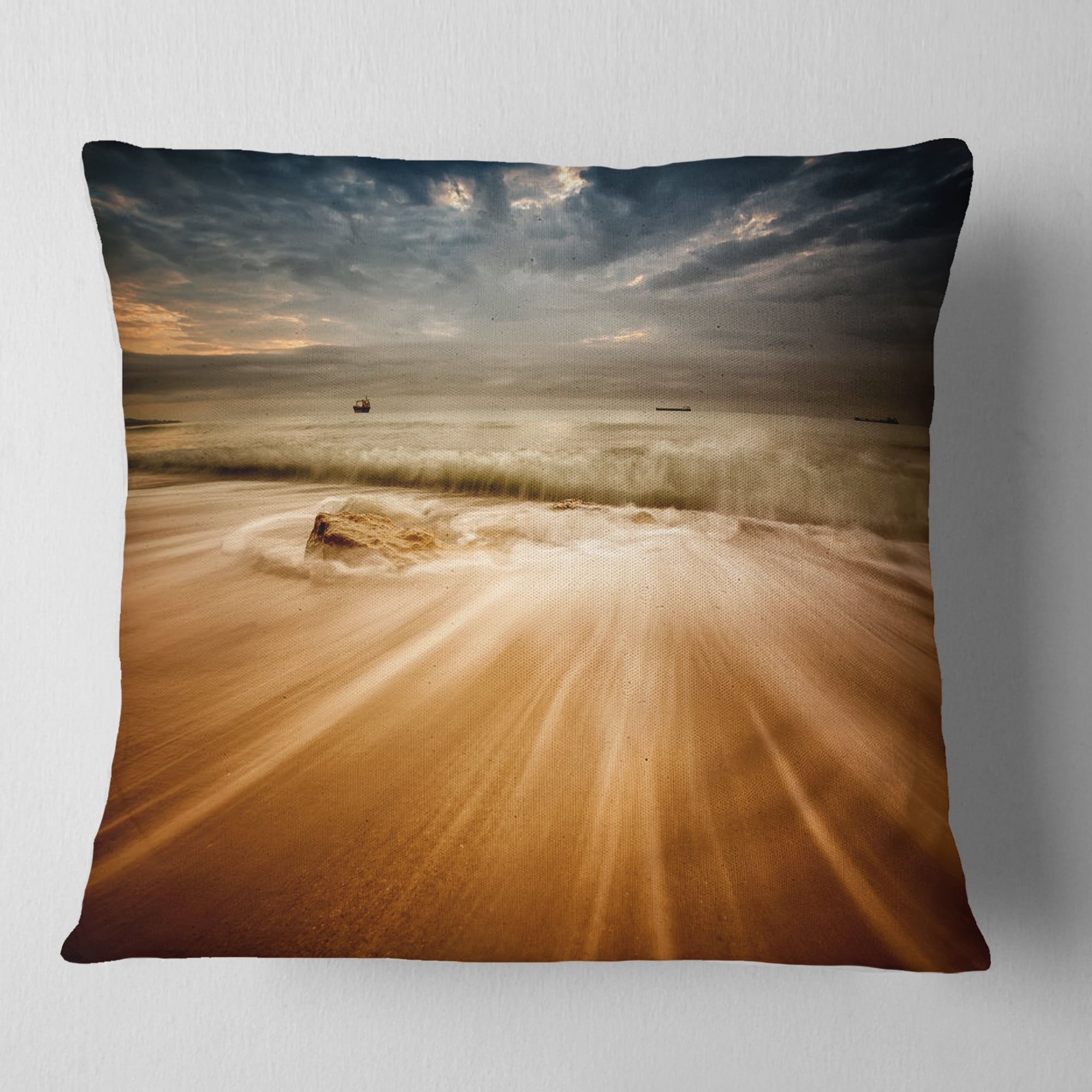 Designart Stormy Sea with Waves Flowing Out - Beach Photo Throw Pillow - 16x16
