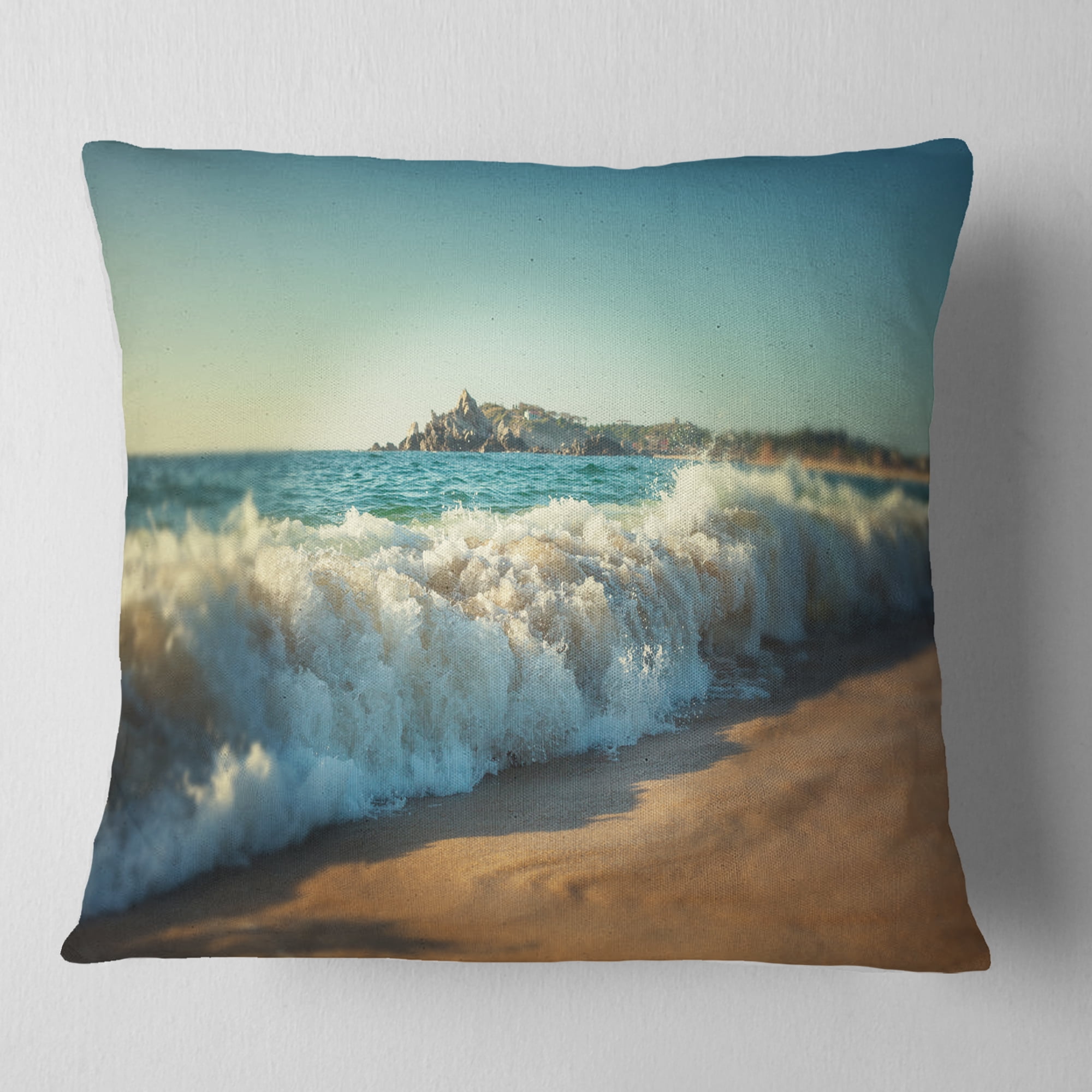 Designart Stormy Waves Hitting Beach Sand - Modern Beach Throw Pillow - 18x18