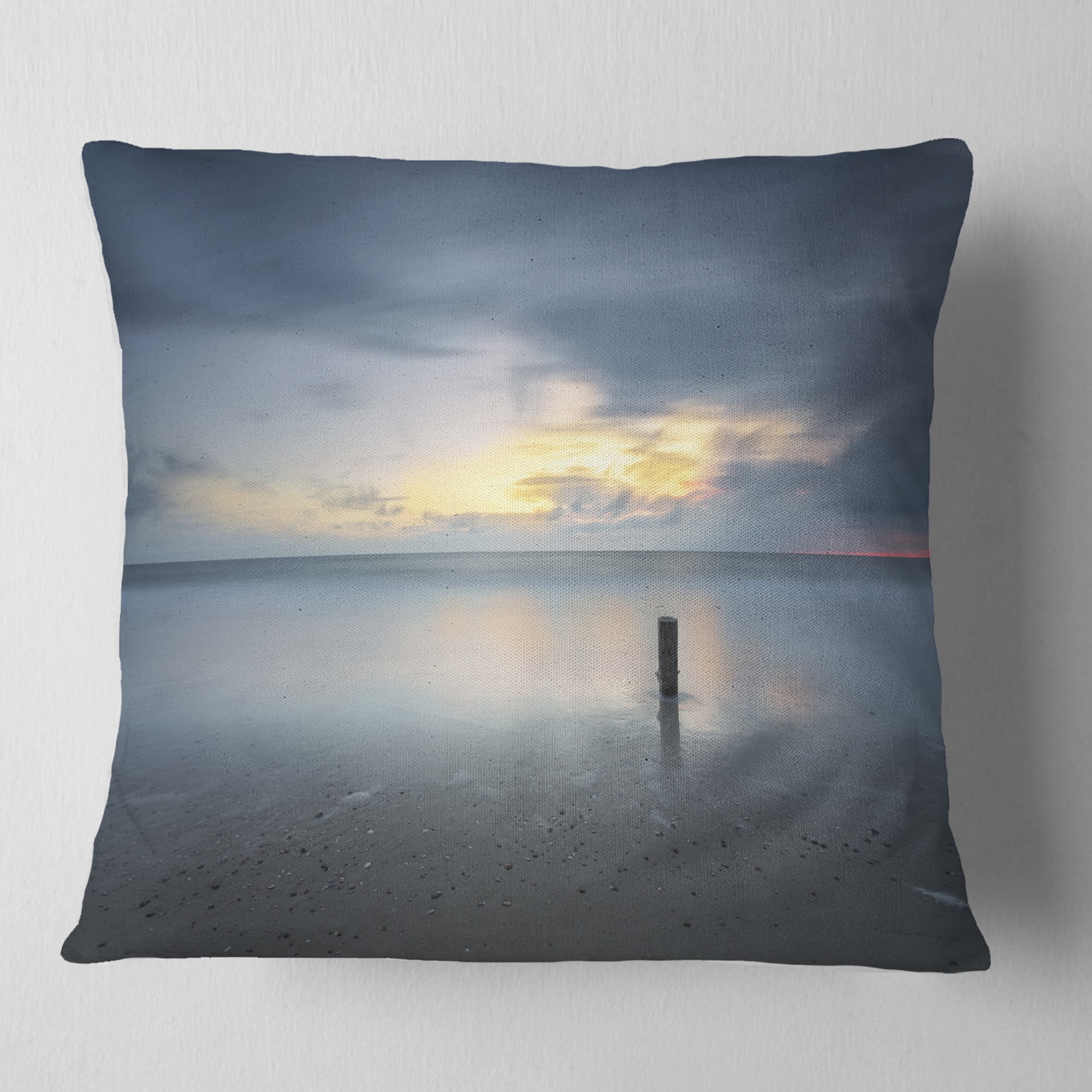 Designart Stormy and Dark Sea Sunset - Seascape Throw Pillow - 16x16