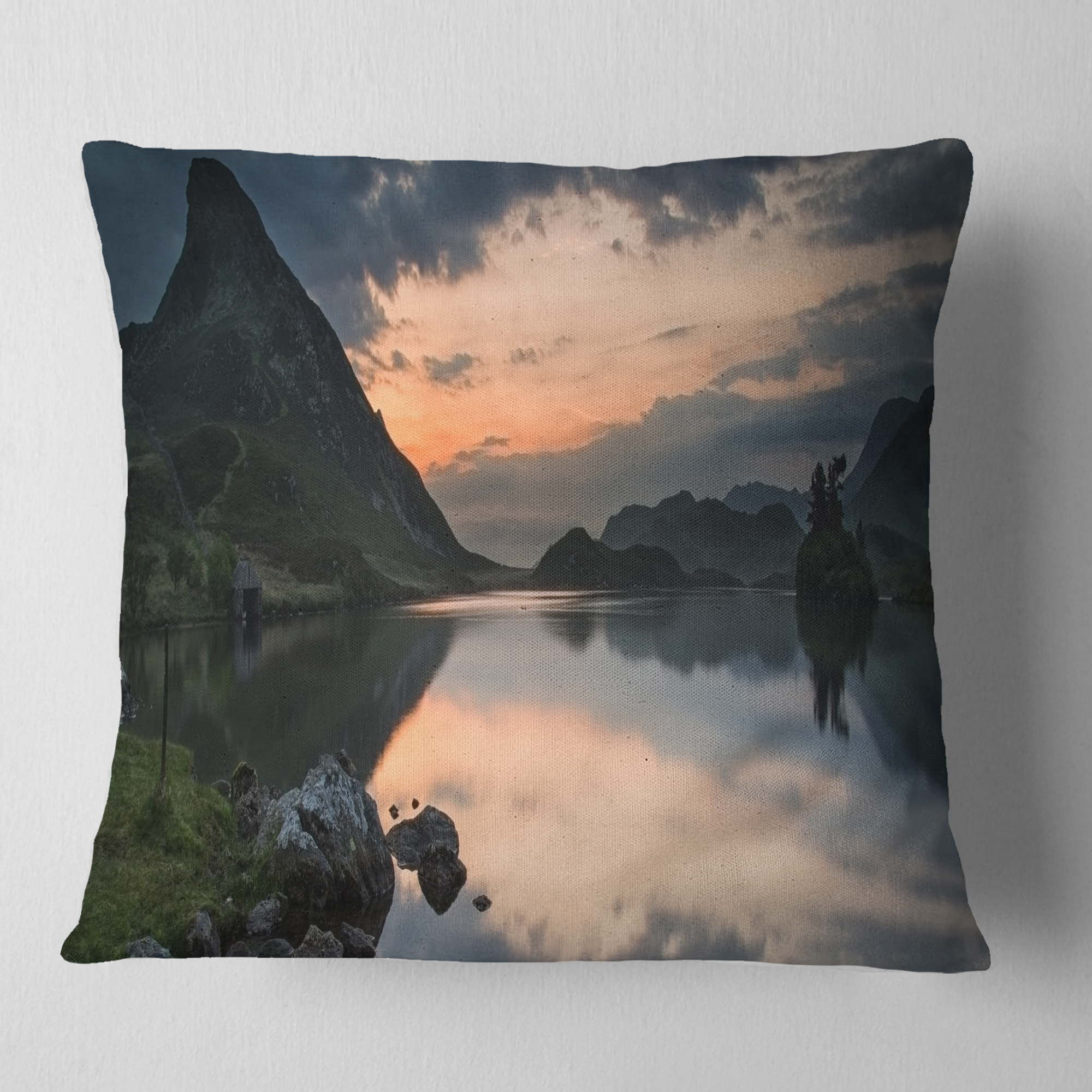 Designart Stunning Sunrise over Lake Panorama - Landscape Printed Throw Pillow - 16x16