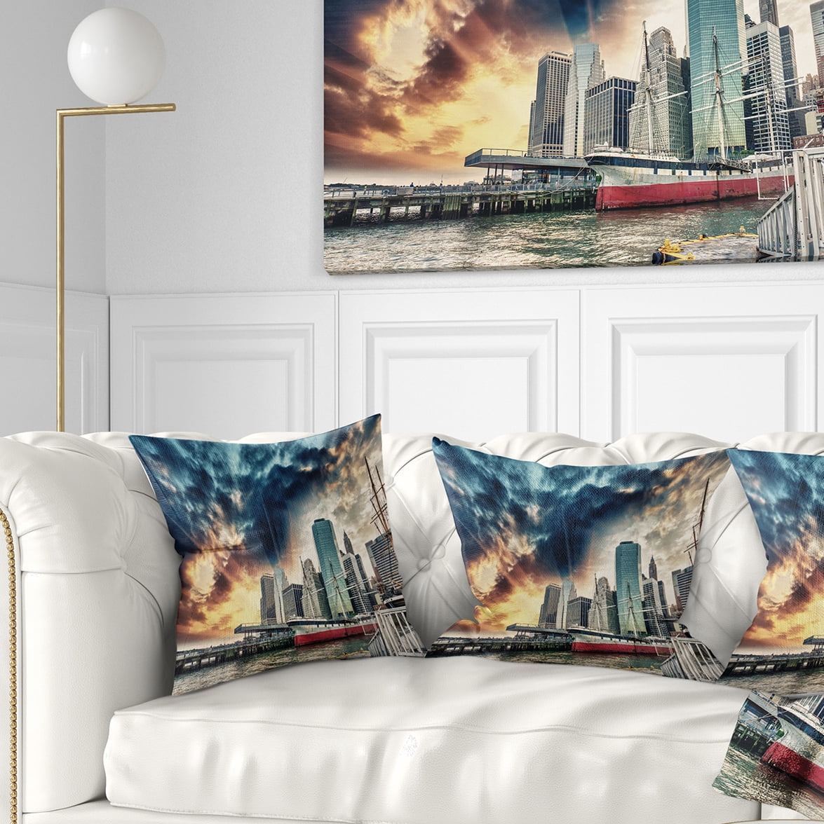 Designart Sunset Colors of Manhattan - Cityscape Photo Throw Pillow - 18x18