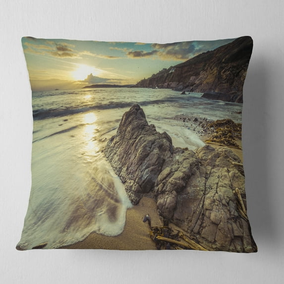 Designart Sunset at Beach Vintage Style - Modern Seascape Throw Pillow - 18x18