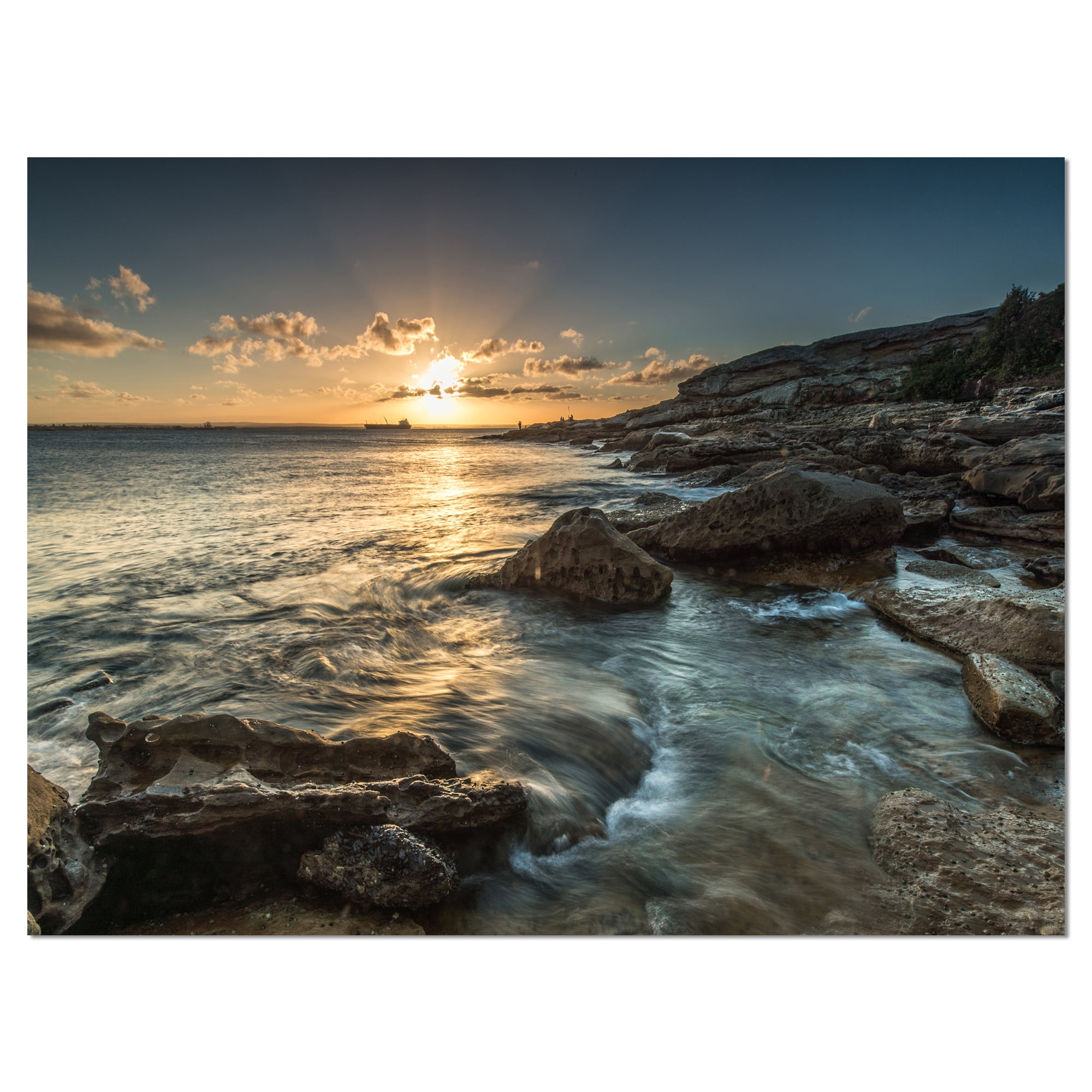 Designart 'Sydney Beach with Bright Sunset ' Seascape Canvas Art Print