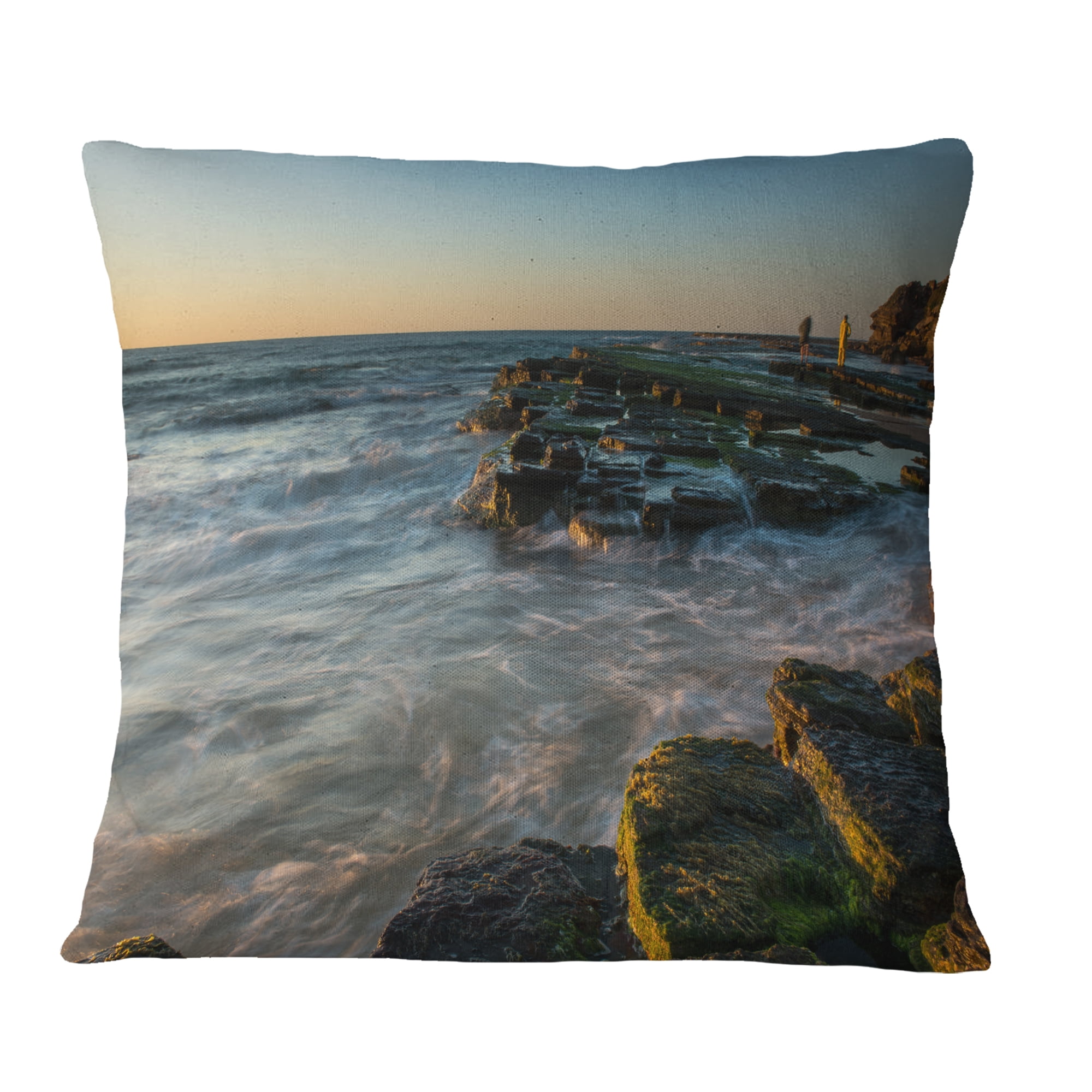Designart Sydney Beach with Mossy Rocks - Seashore Throw Pillow - 18x18
