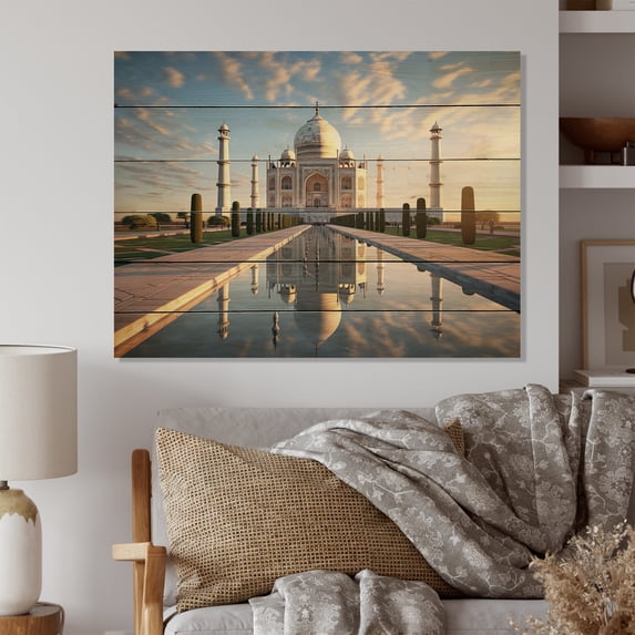 Designart "Taj Mahal Islam wall art I" Islamic Print on Natural Pine Wood